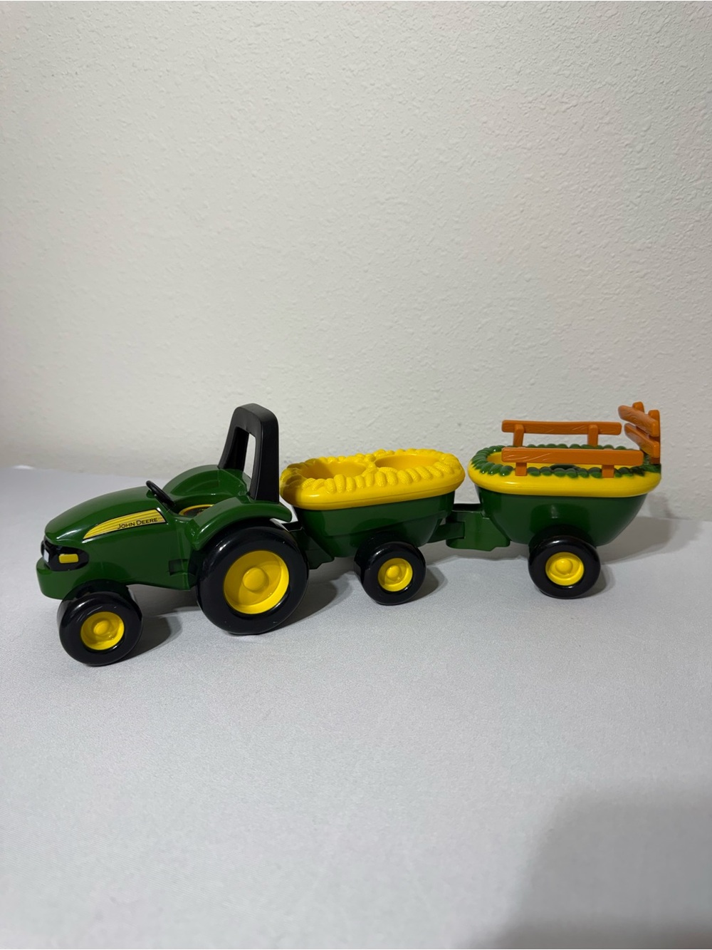 John Deere TOMY Farm Tractor Hay Ride With Animal Sounds 34908V No Animals